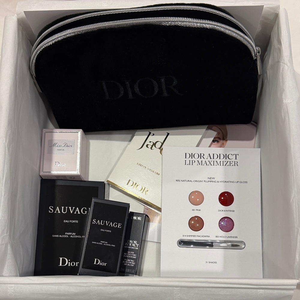 Dior Black small makeup bag,in a beautiful box w/deluxe samples as seen in pics